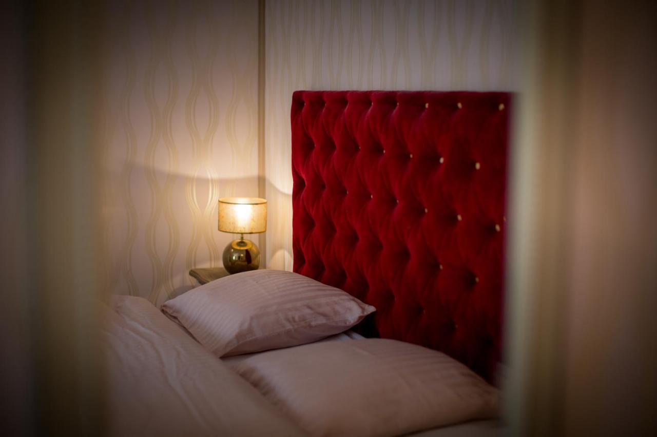 Les Magnolias Bed & Breakfast Lalinde ภายนอก รูปภาพ