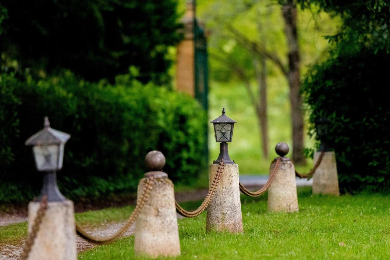 Les Magnolias Bed & Breakfast Lalinde ภายนอก รูปภาพ